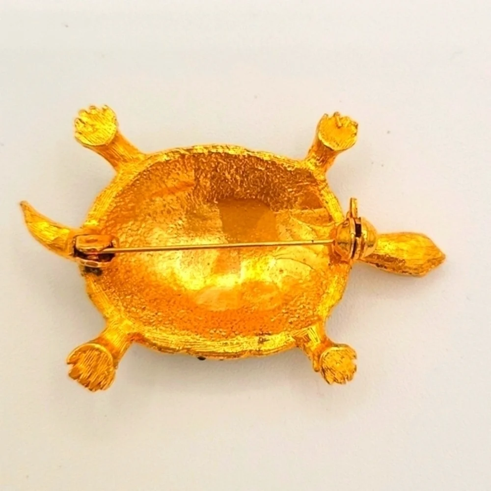 Vintage Turtle Enamel Gold Tone Brooch 🐢
